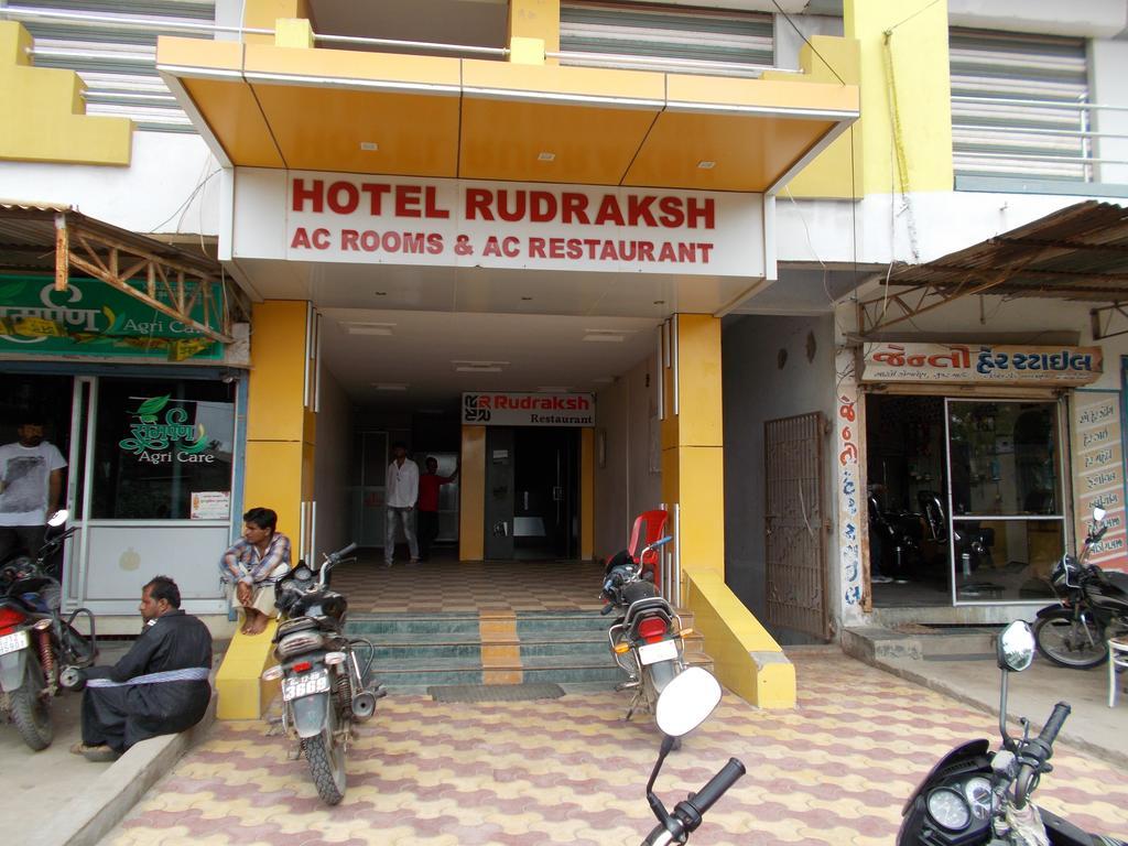 Hotel Rudraksh Virani Buitenkant foto